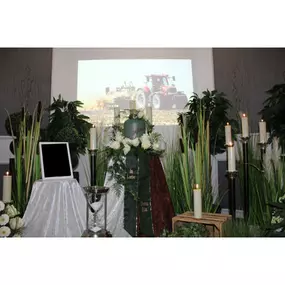 Bild von Heinze Bestattungen – Ihre Bestatterin des Vertrauens