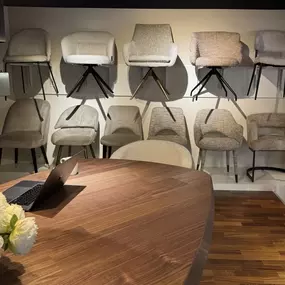 Bild von Möbel Kissling AG - Original Englische Chesterfield Sofas und Möbel in Olten