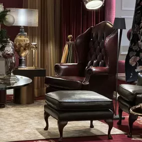 Bild von Möbel Kissling AG - Original Englische Chesterfield Sofas und Möbel in Olten