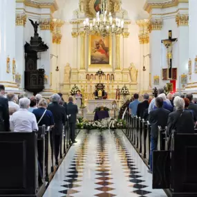 Basic, simple cremation may be right in certain circumstances, but others may desire additional services. As specialists in cremation, we can assist you and your family with any arrangement -such as memorial services or traditional funerals in a house of worship or any appropriate facility.