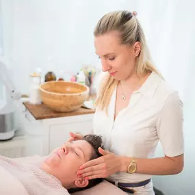 Bild von Die Schönheitsmanufaktur - Kosmetiksalon, Visagistin & Braut Stylistin