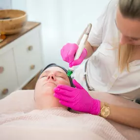 Bild von Die Schönheitsmanufaktur - Kosmetiksalon, Visagistin & Braut Stylistin