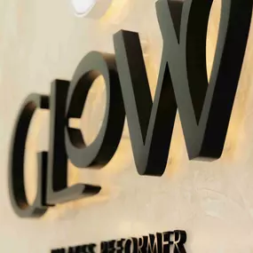 Bild von Glow Pilates Reformer