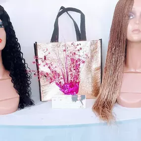 Bild von ANI'S HAIR AND BEAUTY SALON