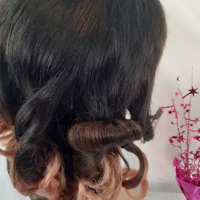 Bild von ANI'S HAIR AND BEAUTY SALON