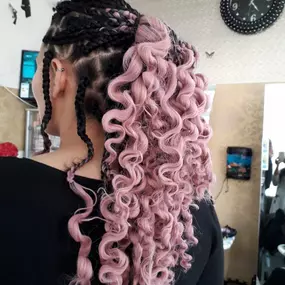 Bild von ANI'S HAIR AND BEAUTY SALON