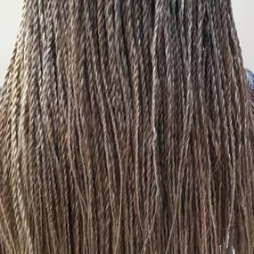 Bild von ANI'S HAIR AND BEAUTY SALON