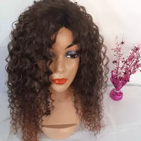 Bild von ANI'S HAIR AND BEAUTY SALON