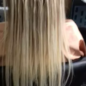 Bild von ANI'S HAIR AND BEAUTY SALON