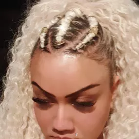 Bild von ANI'S HAIR AND BEAUTY SALON