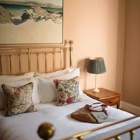 Bild von Wrought Iron & Brass Bed Co.