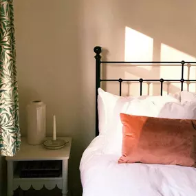 Bild von Wrought Iron & Brass Bed Co.