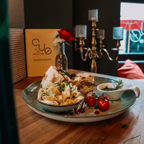 Bild von Cue Café Restaurant & Lounge Bar