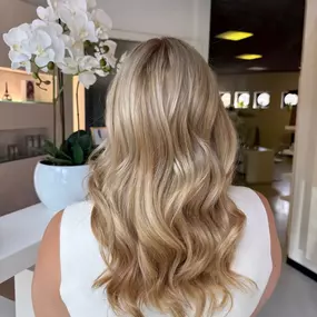 Bild von Elegance hair and beauty