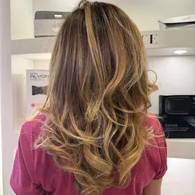 Bild von Elegance hair and beauty