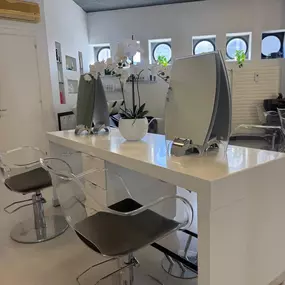 Bild von Elegance hair and beauty