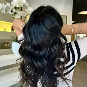 Bild von Elegance hair and beauty