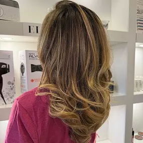 Bild von Elegance hair and beauty
