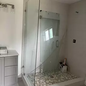 Baby Glass Inc. - Frameless shower door