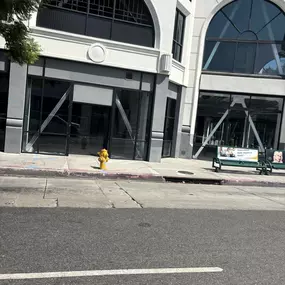 Baby Glass Inc. -  Frameless glass storefront