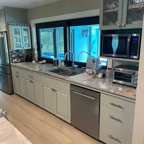 Bild von Beachway Refinishing and Kitchen Cabinetry