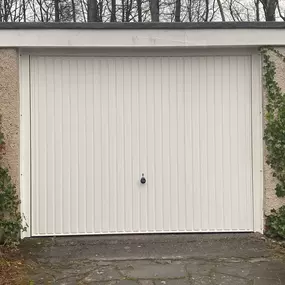 Bild von J & J Garage Doors