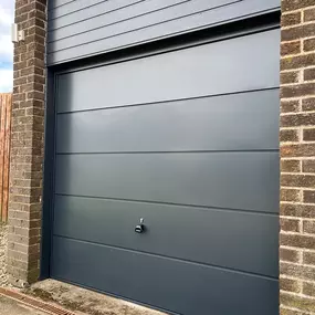 Bild von J & J Garage Doors