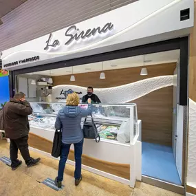 PESCADOS_Y_MARISCOS_en_Chamberi_LA_SIRENA_DE_ROSA.jpg