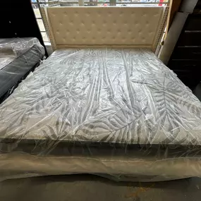 Bild von Summer Furniture & Mattress Deals