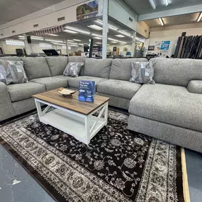 Bild von Summer Furniture & Mattress Deals