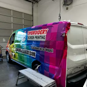 Bild von C&A Embroidery & Screen Printing