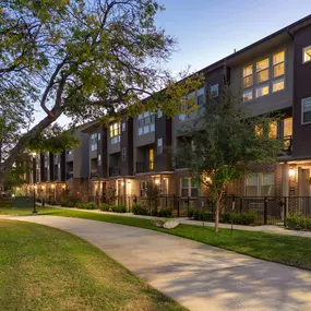 Bild von Midway Row House