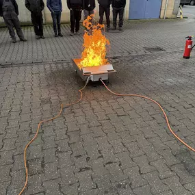 Bild von Erste-Hilfe, Brandschutzhelfer, Ausbildung, Beratung, Notfalltraining, Bildung und Betreuung