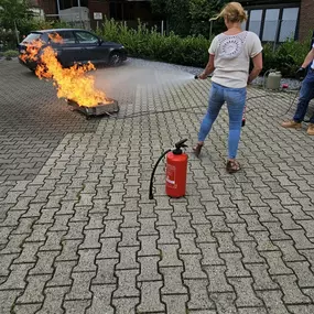 Bild von Erste-Hilfe, Brandschutzhelfer, Ausbildung, Beratung, Notfalltraining, Bildung und Betreuung