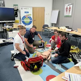 Bild von Erste-Hilfe, Brandschutzhelfer, Ausbildung, Beratung, Notfalltraining, Bildung und Betreuung