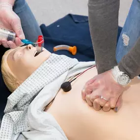 Bild von Erste-Hilfe, Brandschutzhelfer, Ausbildung, Beratung, Notfalltraining, Bildung und Betreuung