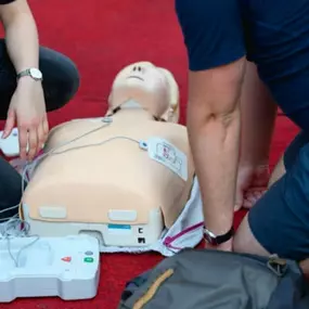 Bild von Erste-Hilfe, Brandschutzhelfer, Ausbildung, Beratung, Notfalltraining, Bildung und Betreuung