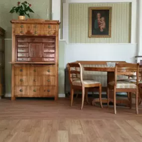 Bild von Antiquitäten und Wohnraumambiente