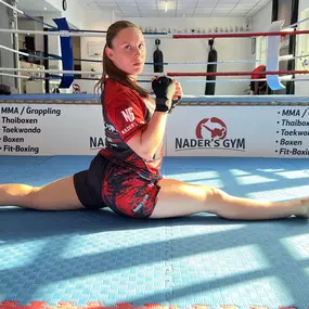 Techniktraining im Boxring mit Fokus auf Kraft, Präzision und Bewegungsabläufe im Naders Gym Hamburg.