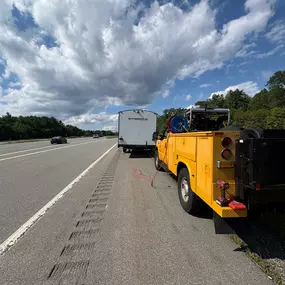 Bild von Extreme truck roadside