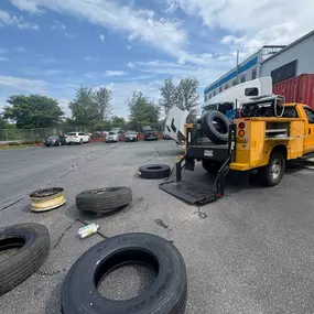 Bild von Extreme truck roadside