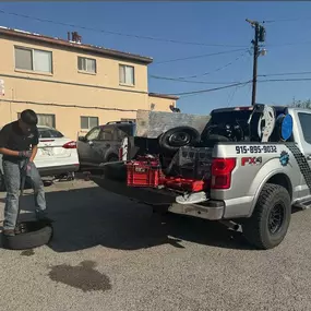 Bild von Extreme truck roadside