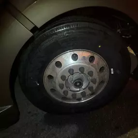 Bild von Extreme truck roadside