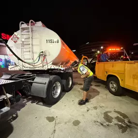 Bild von Extreme truck roadside