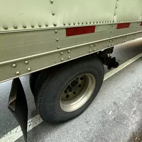 Bild von Extreme truck roadside