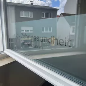 Bild von Zahngesundheit Heusenstamm | Zahnarzt | Implantologie | Ästhetische Zahnheilkunde