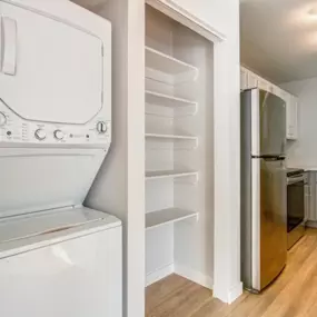 apartments with in-unit laundry 80526