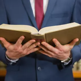 Paymon Bidari has 20 years of experience in civil litigation.