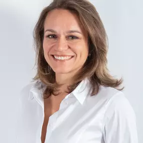 med. dent. Alexandra Wolff-Schneeberger
Eidgenössisch diplomierte Zahnärztin, SSO Mitglied, Praxisinhaberin Zahnarztpraxis am Ring