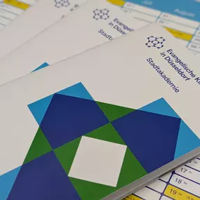 Das Programm der Evangelischen Stadtakademie erscheint zwei Mal im Jahr.